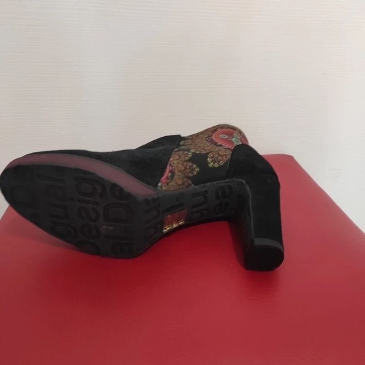 Immagine di Black Ankle Boots With Patterned Fabric Detail 4